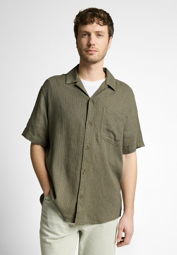 TOM TAILOR REGULAR FIT RESORT MIT ANTEIL - Shirt - leaf green stripe