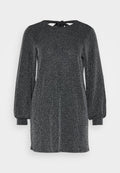 Schwarzes Kleid mit langen Puffärmeln, das ein strukturiertes geometrisches Muster aufweist und einen Schlüssellochausschnitt mit Bindungsdetail hat. Mittellanges Design.