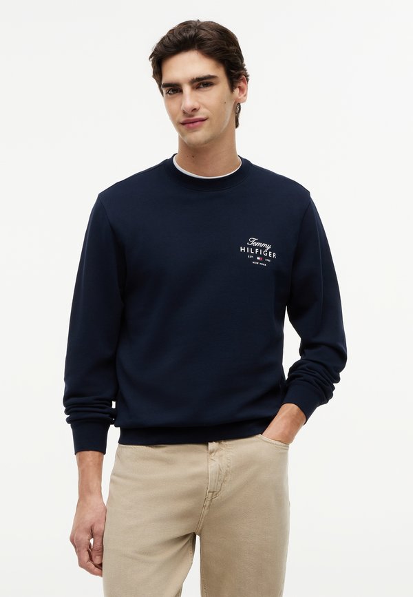 Tommy Hilfiger SCRIPT STACK BRAND LOVE - Sweatshirt - desert sky