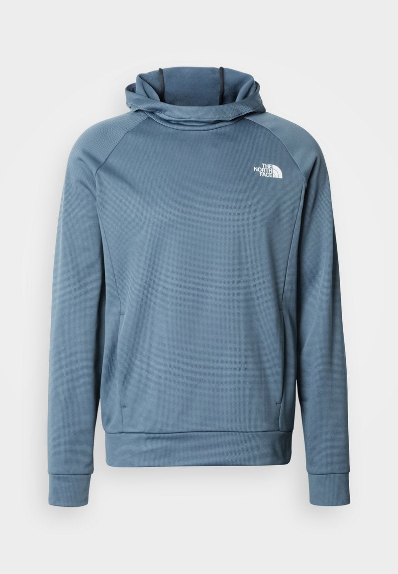 Hellblauer Hoodie mit Schlauchkragen, Raglanärmeln, strukturiertem Stoff und dem weißen The North Face-Logo auf der linken Brustseite.