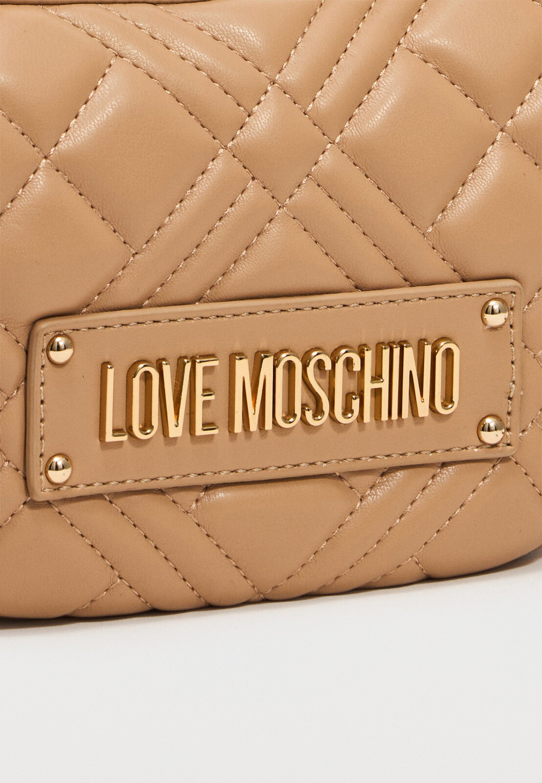 Love Moschino