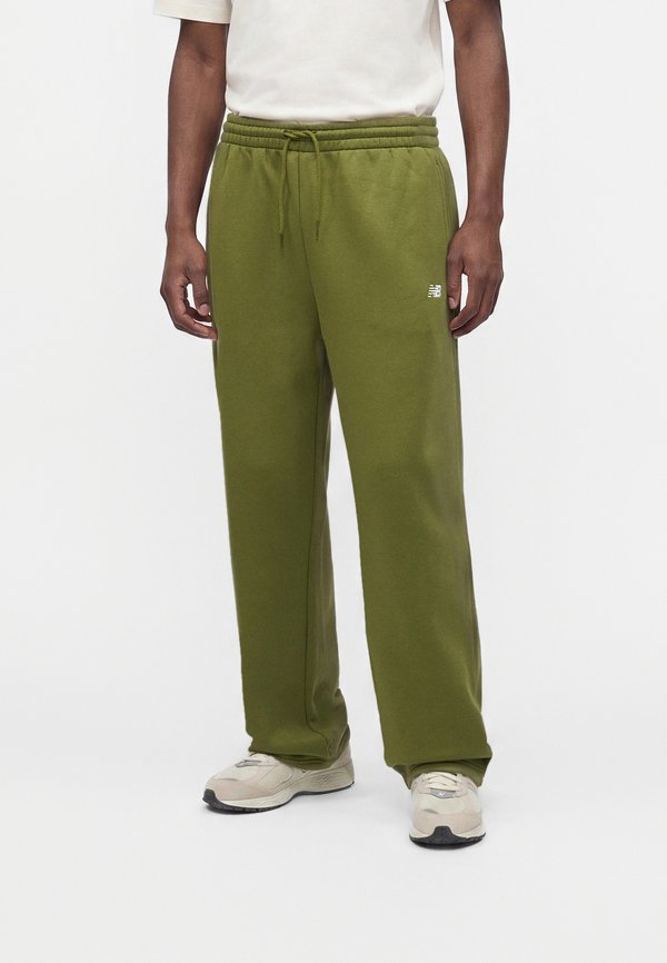 New Balance ESSENTIALS - Tracksuit bottoms - sport green
