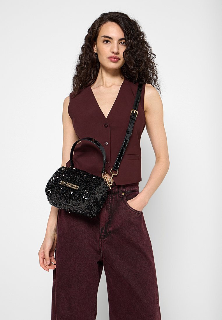 Love Moschino