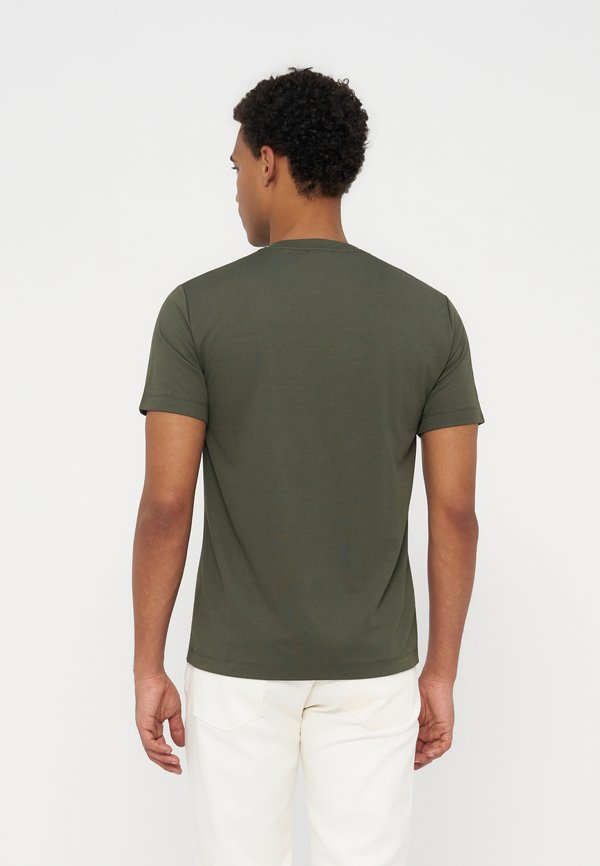 EA7 Emporio Armani