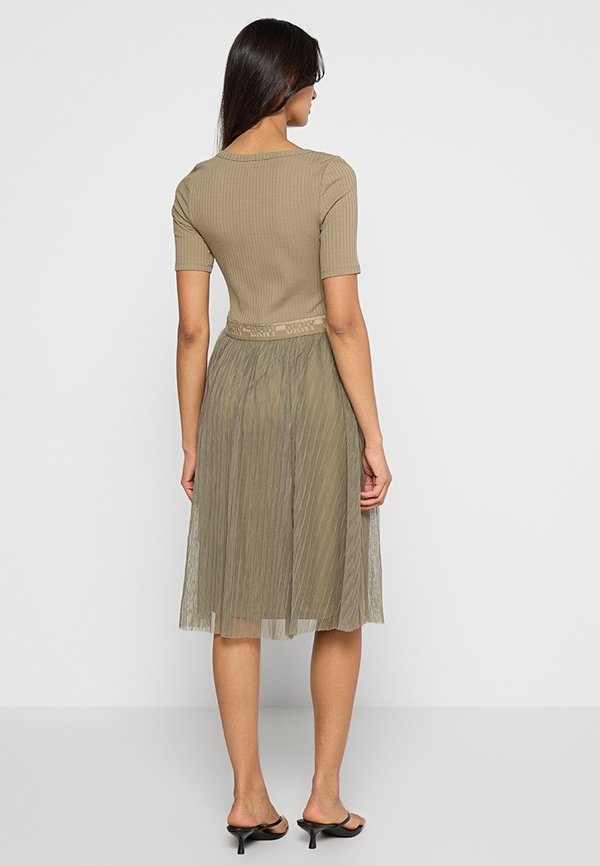 DKNY