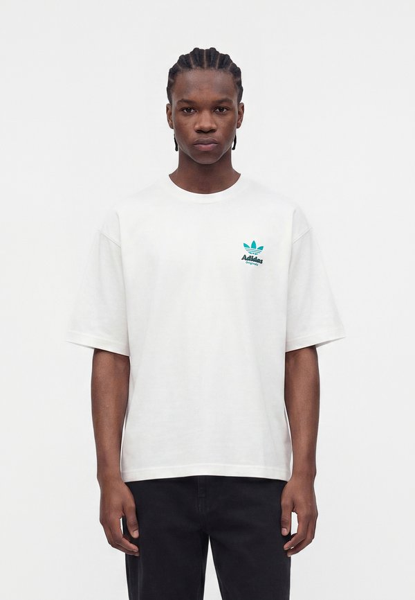 adidas Originals VEGGIE CHARACTERS GRAPHIC OVERSIZED TEE UNISEX - Print T-shirt - white