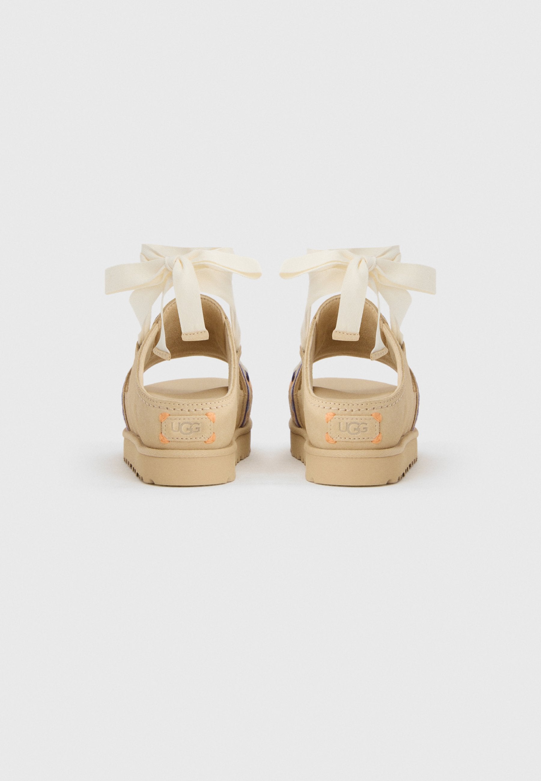 UGG GOLDENSTAR HI