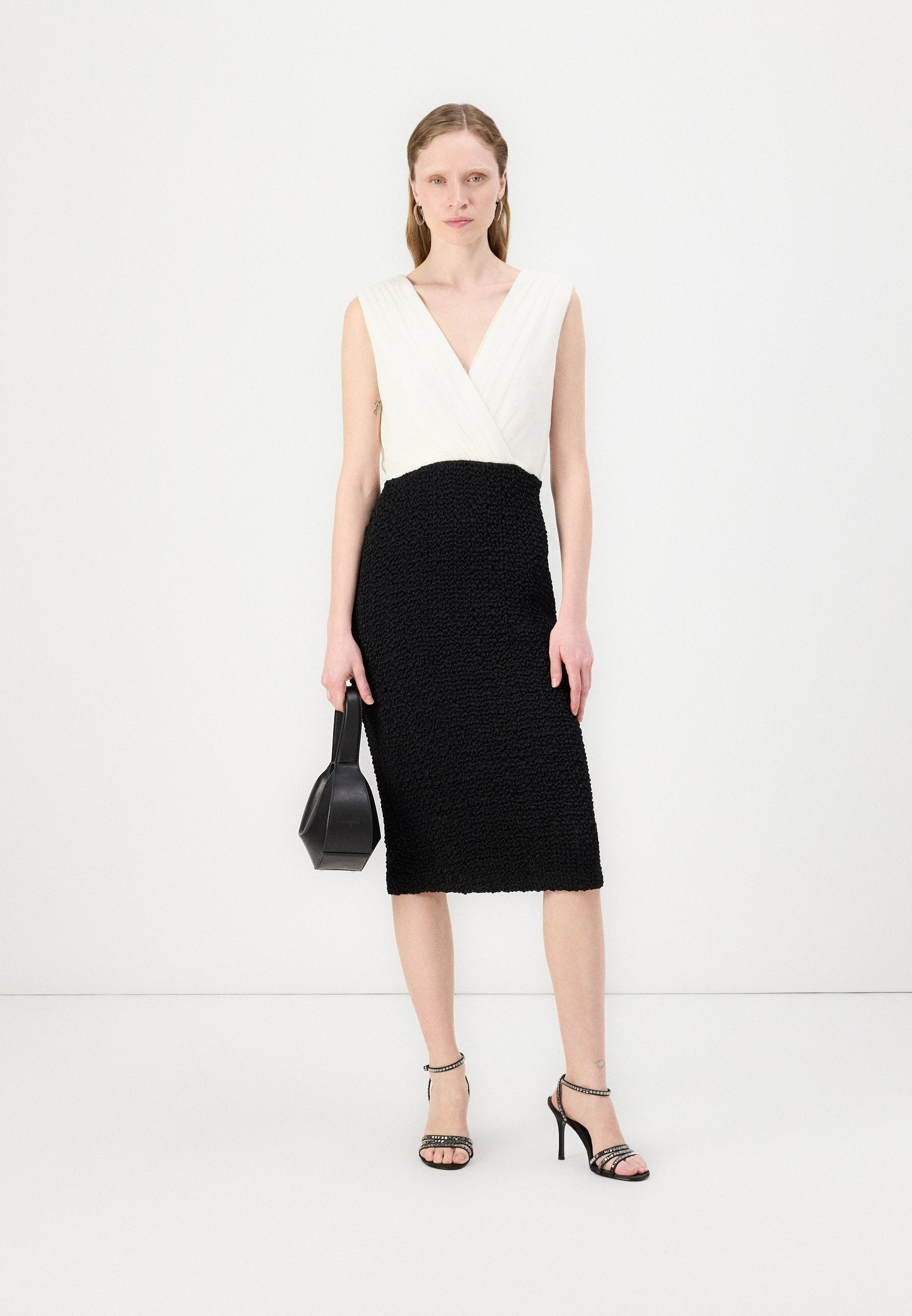 DKNY