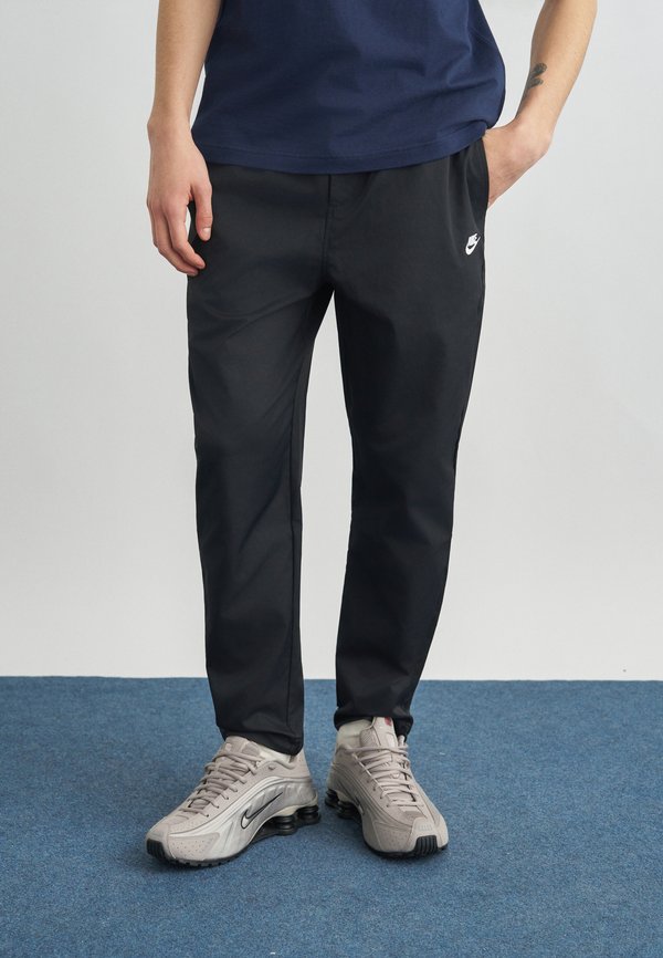 Nike Sportswear M NK CLUB WVN TAPER PANT - Trousers - black/white