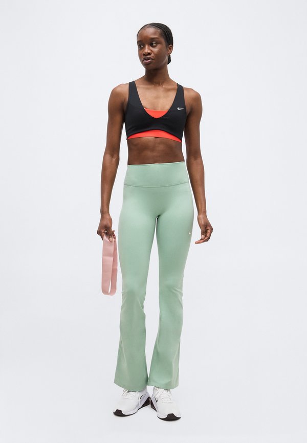 Nike Performance ONE