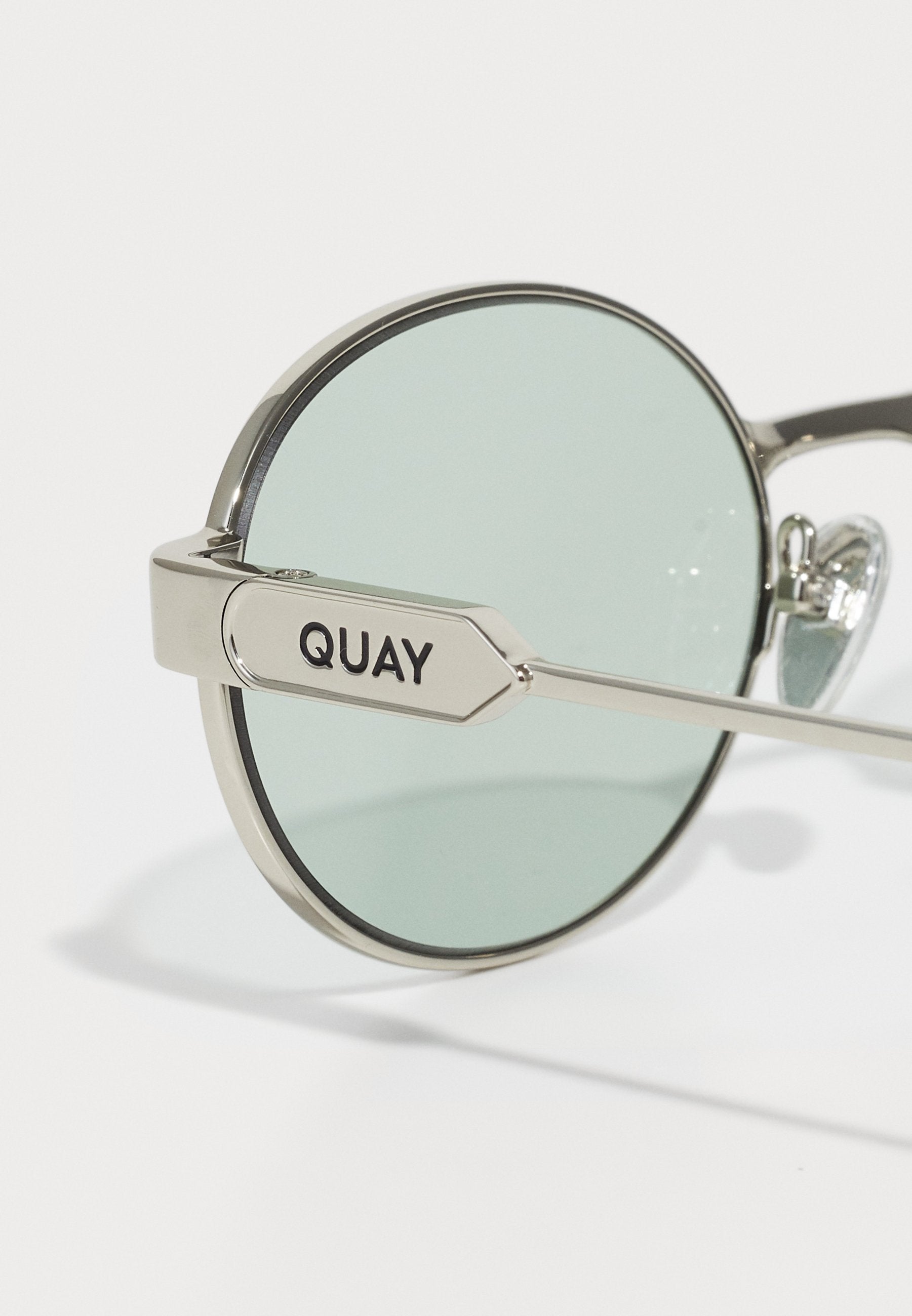QUAY AUSTRALIA ANYWAYS