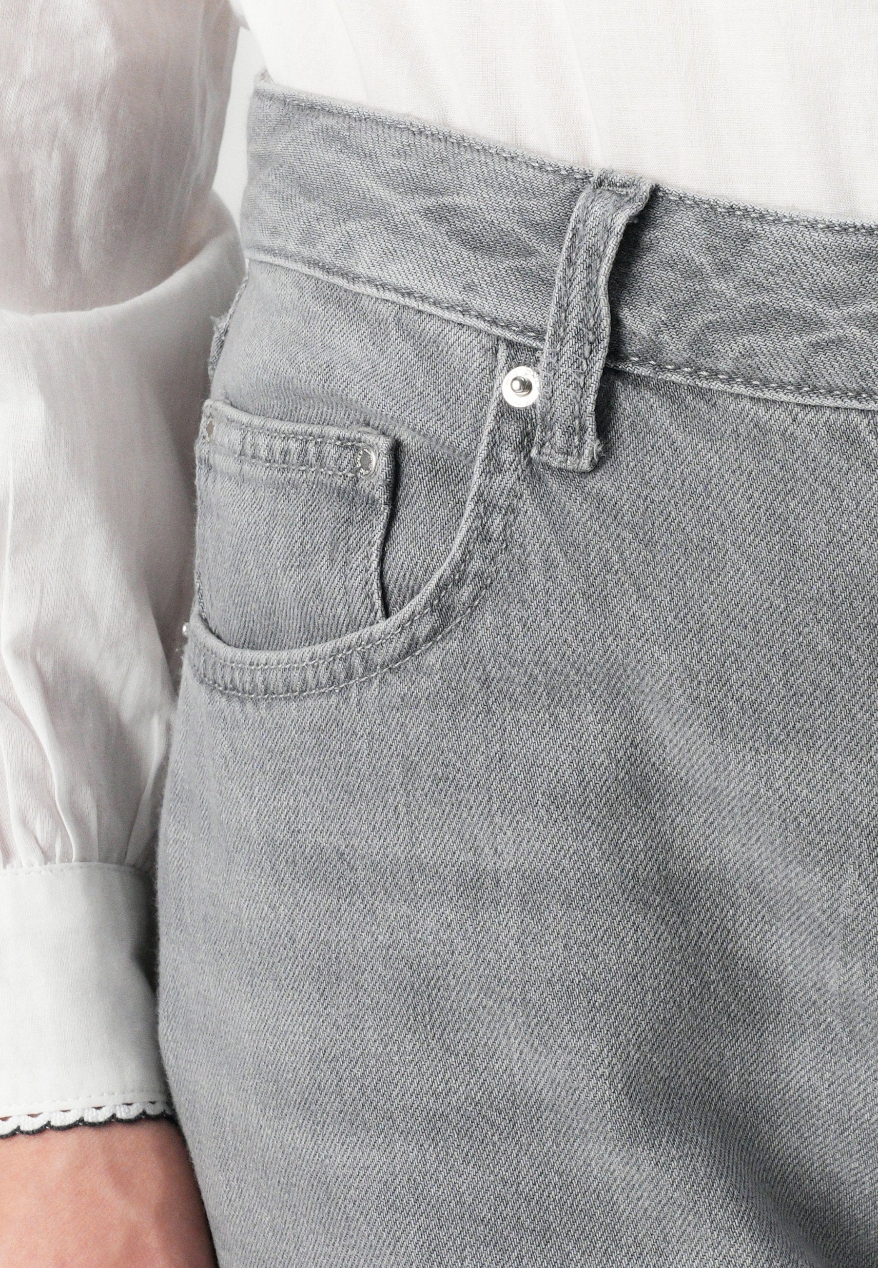 Straight fit ONLLUMI Mid waist Mom Media 6