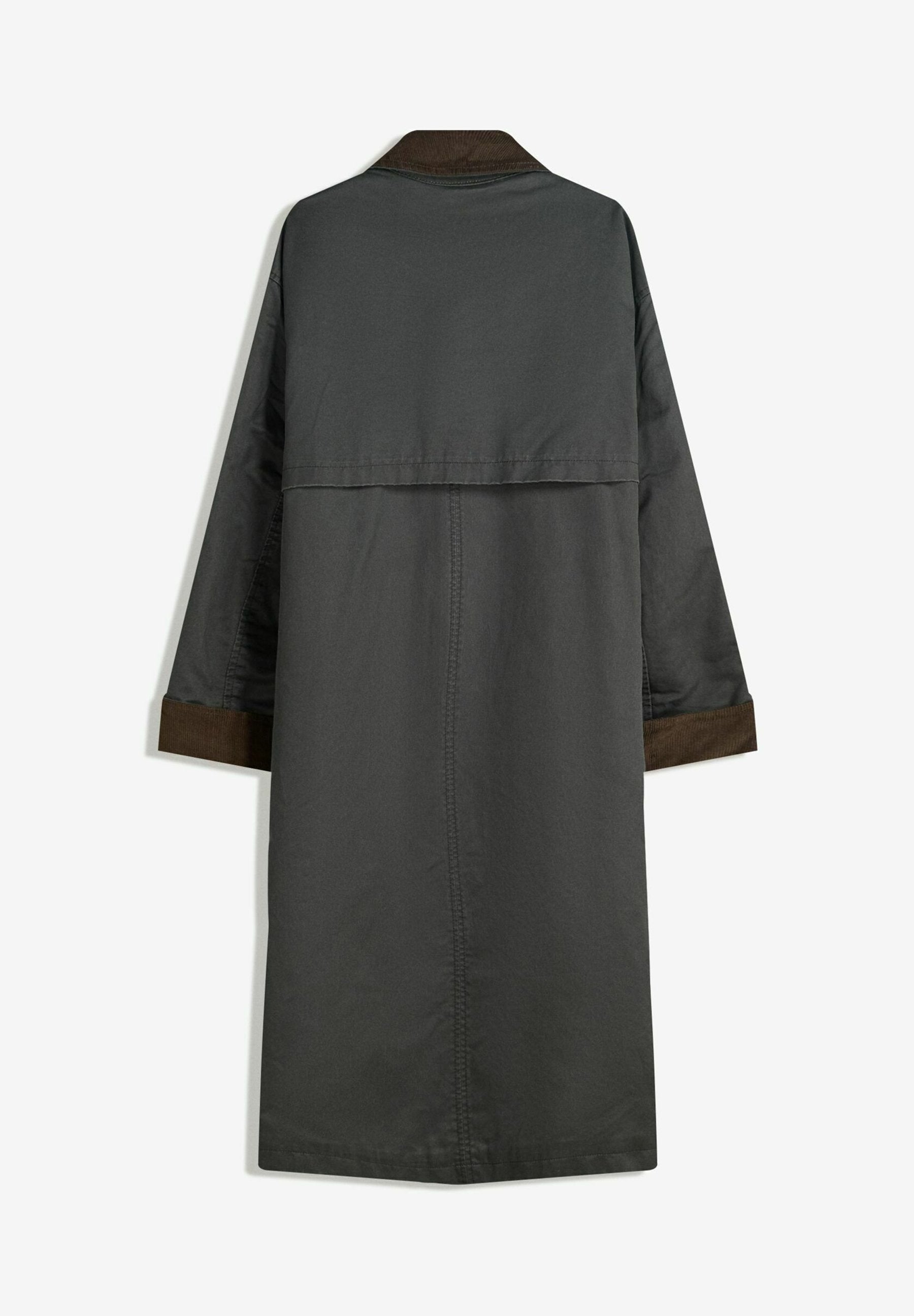 Bershka WITH CONTRAST COLLAR