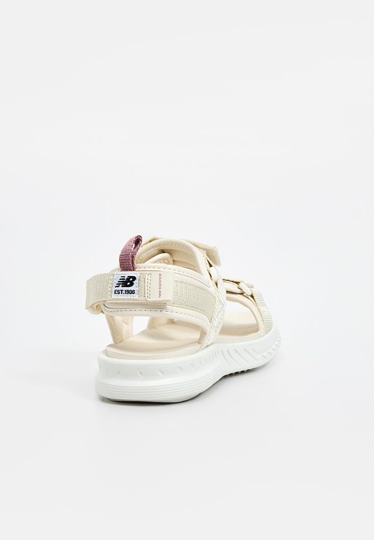 New Balance 600