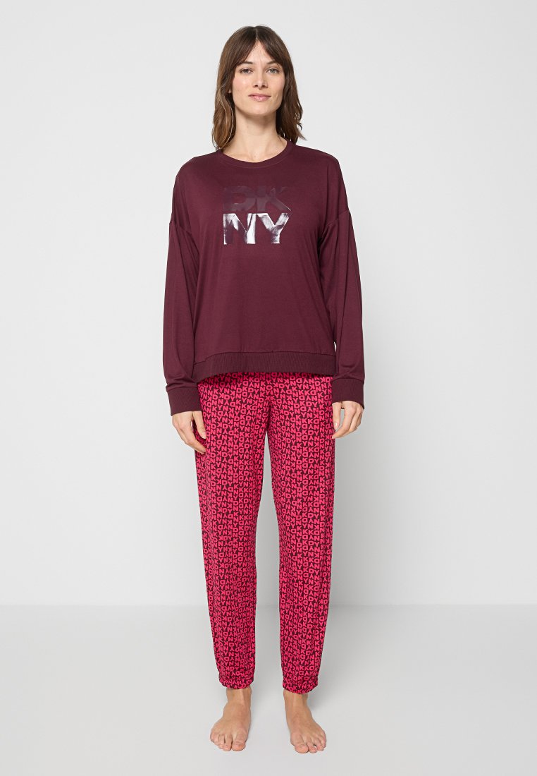DKNY Loungewear Pyjama Media 1