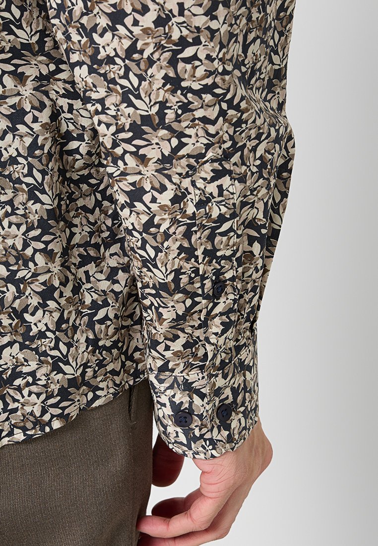 RELAXED FIT Media 4