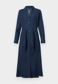Denim-Hemdkleid in Dunkelblau; mit langen Ärmeln, durchgehender Knopfleiste und Kragen. Ausgestellt geschnitten mit vertikalen Nähten und mittlerer Länge.