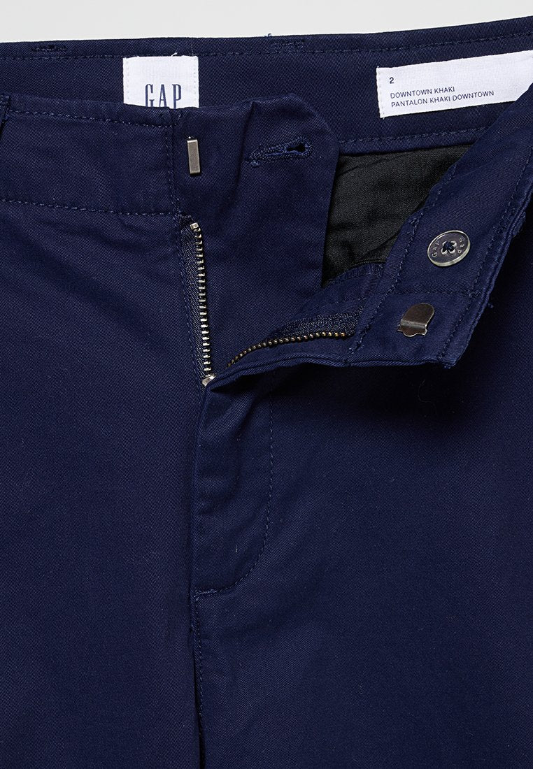 GAP DOWNTOWN KHAKI