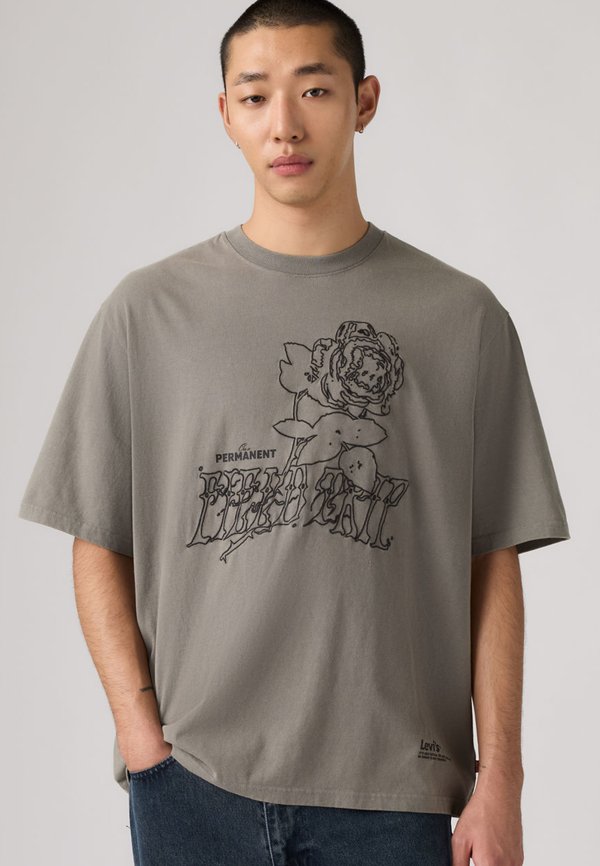 Levi's® TEE