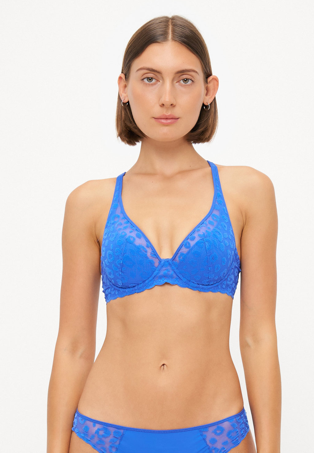PLUNGE BRA Media 3
