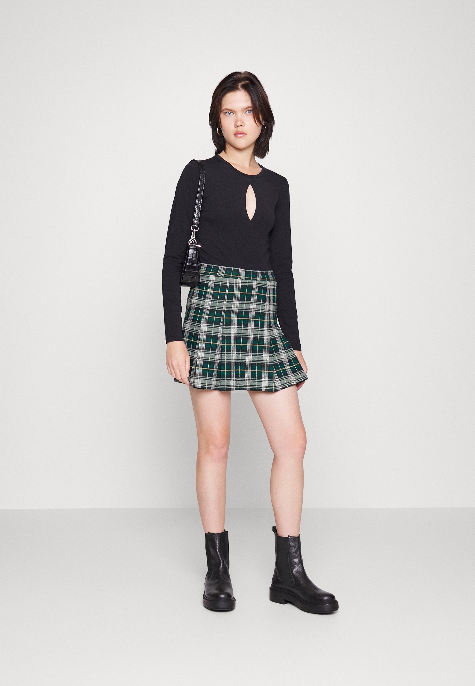 Hollister Co. PLEATED MINI SKIRT