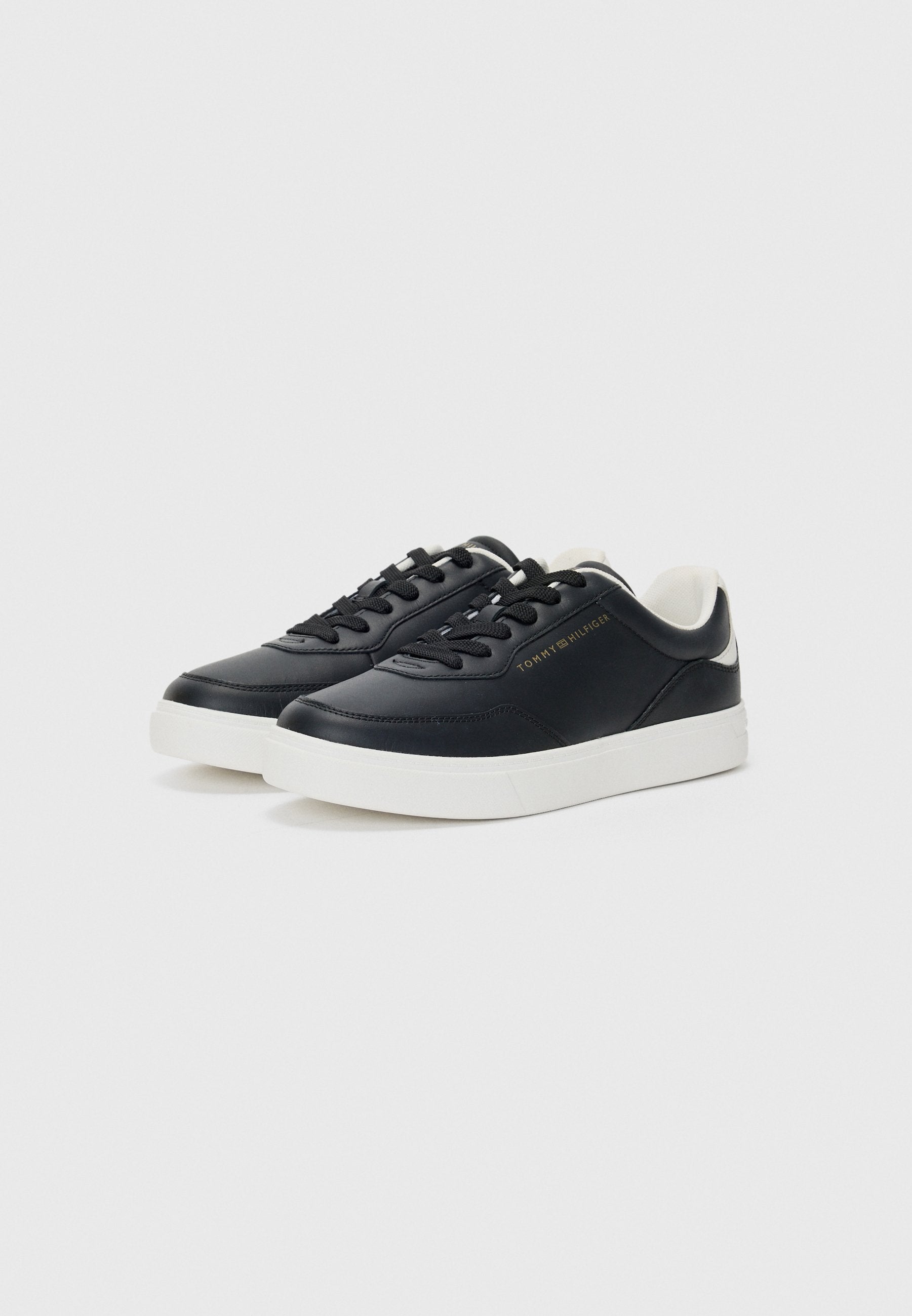 CASUAL CUPSOLE Media 2