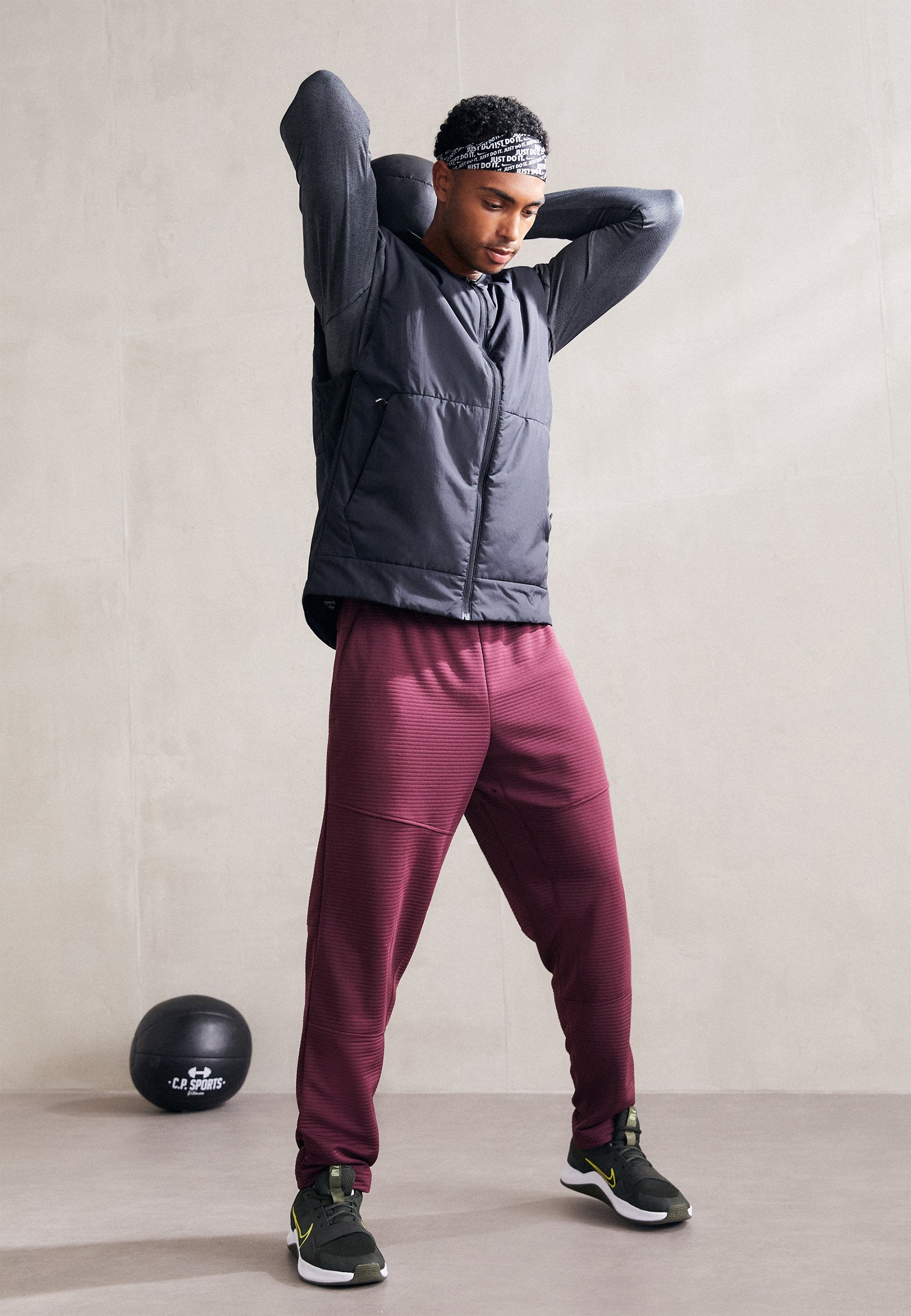 Nike Performance UNLIMITED
