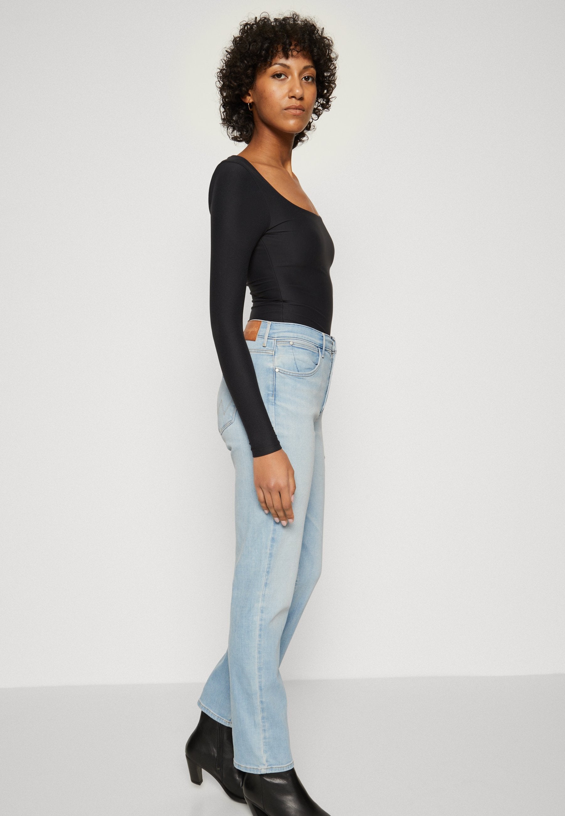 Wrangler STRAIGHT