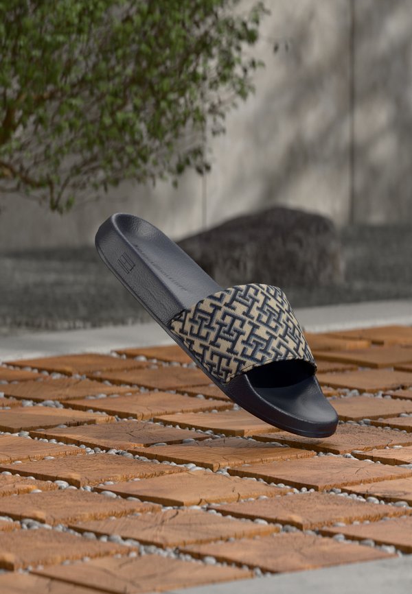 Tommy Hilfiger TH MONOGRAM POOL SLIDE - Mules - space blue