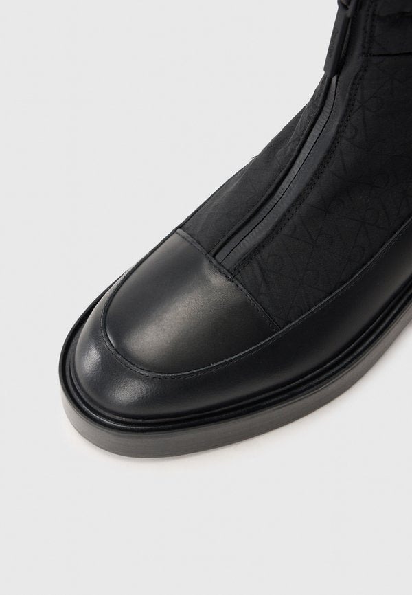 Calvin Klein Jeans CONCAVE