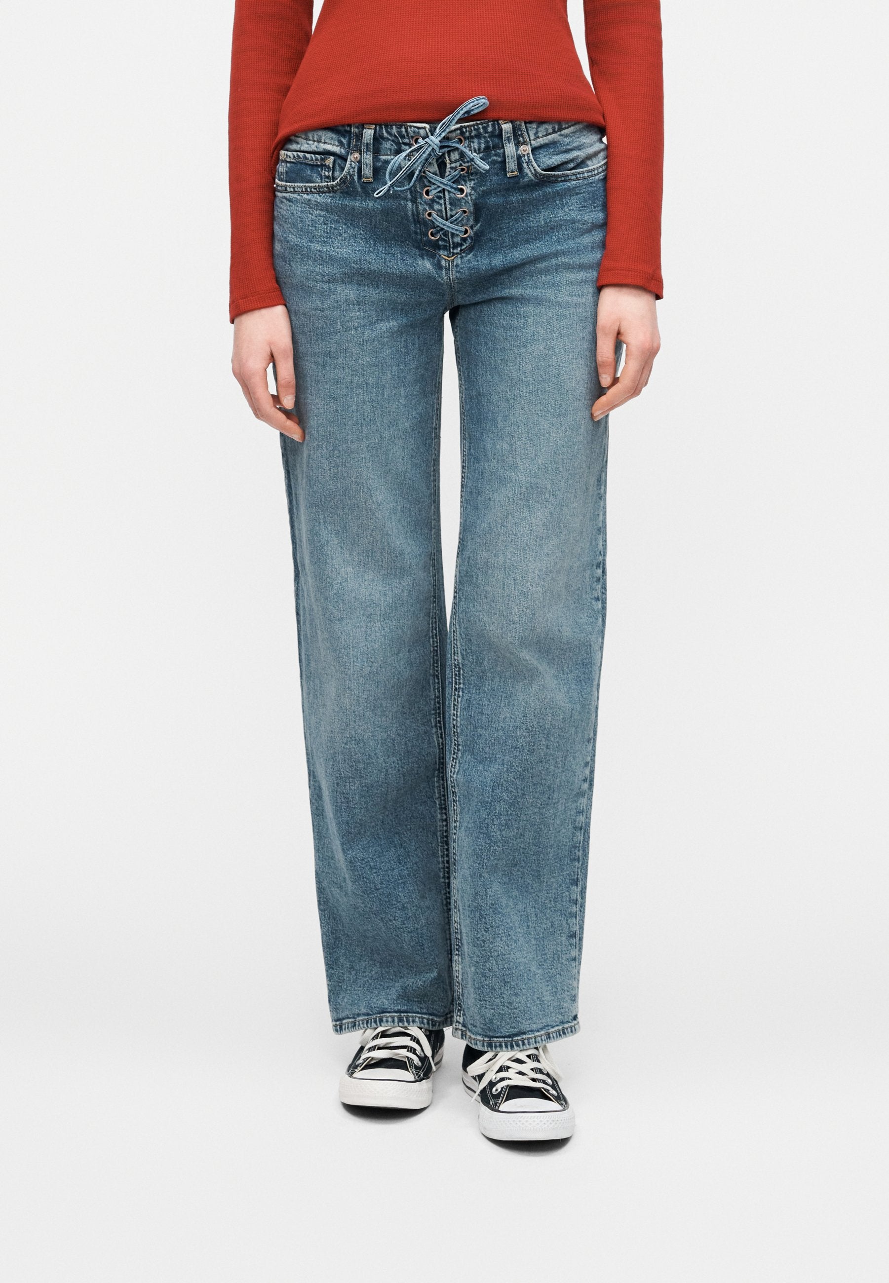 GAP LOOSE MED MARTIN LACE UP