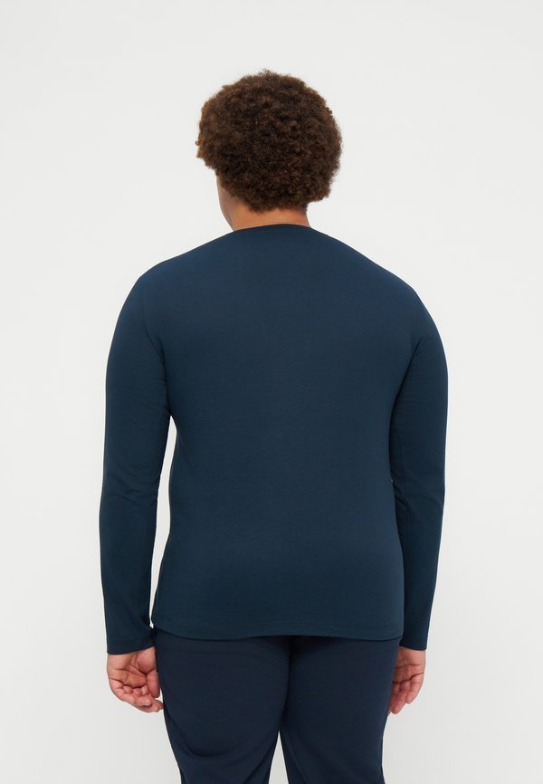 EA7 Emporio Armani