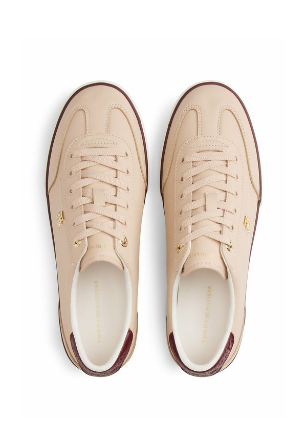 Tommy Hilfiger CHIC LOW PROFILE VULC