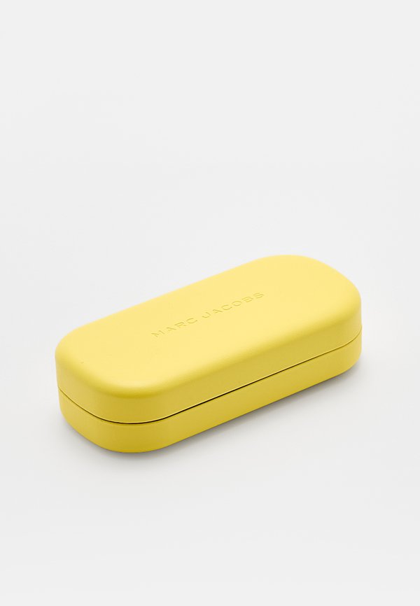 MARC JACOBS MARC