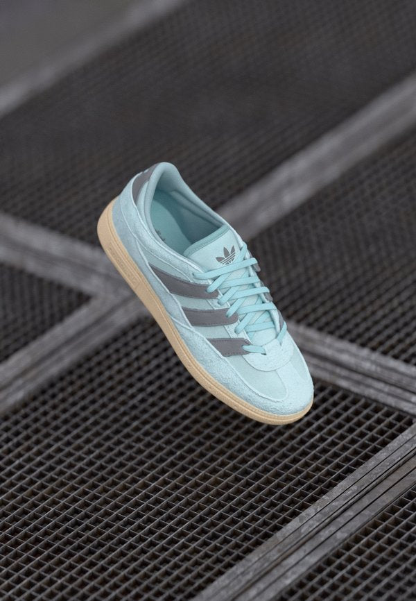 adidas Originals HANDBALL SPEZIAL ST - Trainers - powder teal/core black/preloved teal