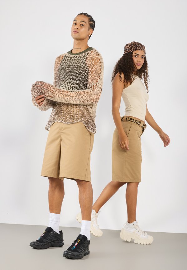 YOURTURN by Zalando RELAXED FIT SHORTS