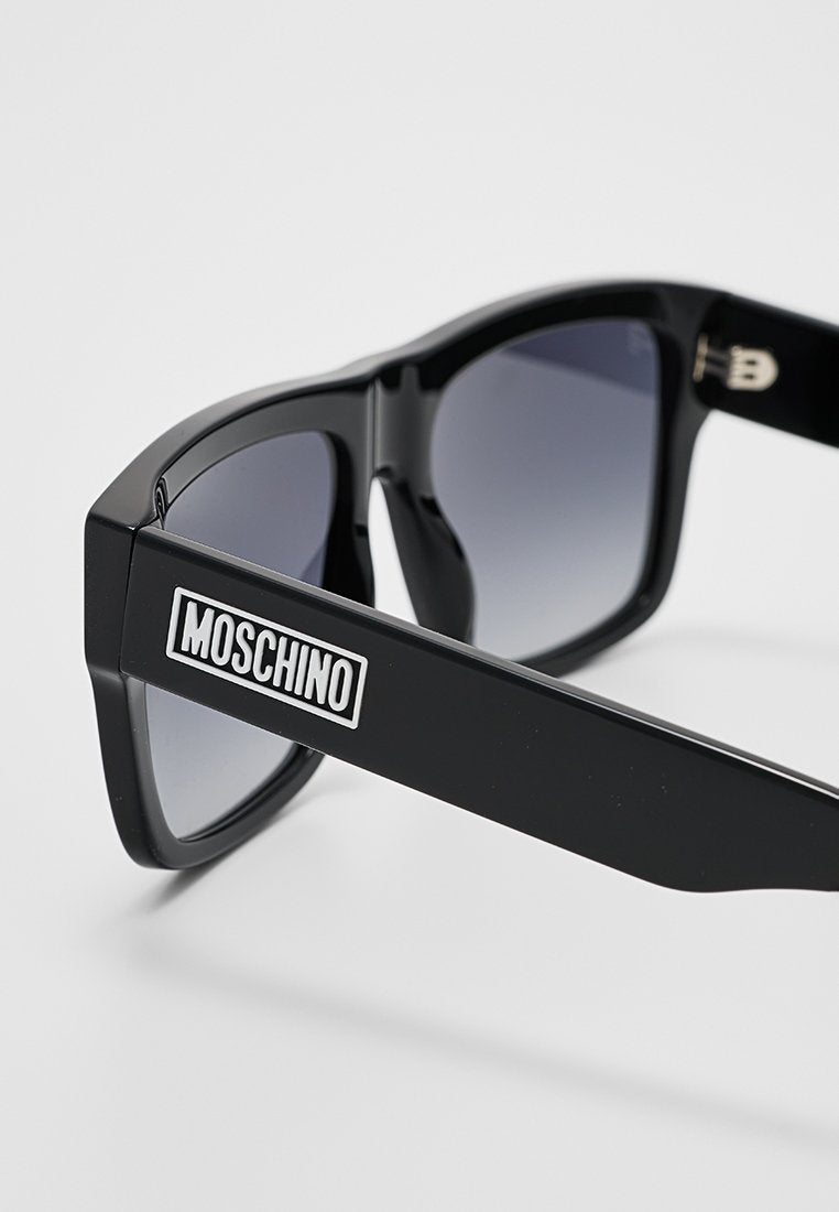 MOSCHINO