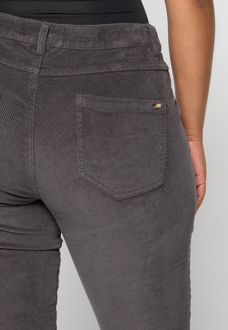 SLIM FIT Media 7