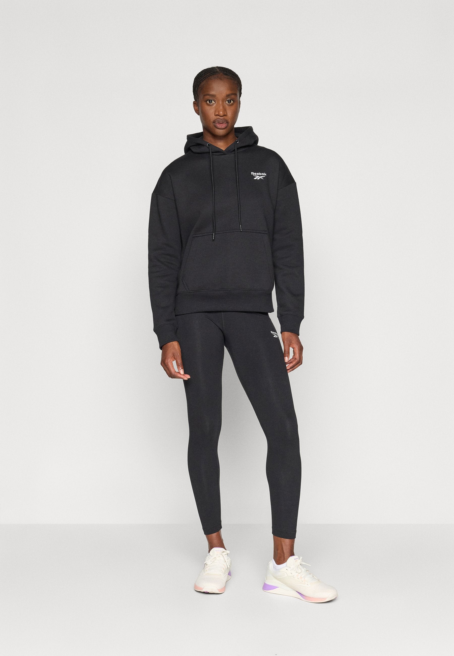 Reebok SMALL LOGO HOODIE