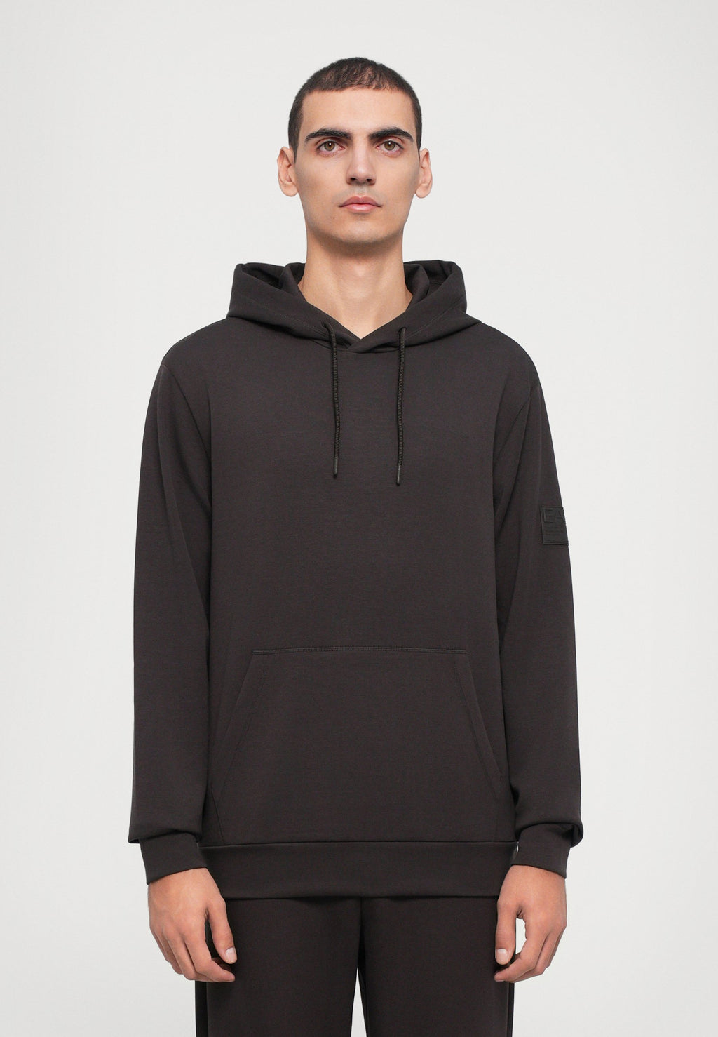 TRAIN HOODIE UNISEX Media 3