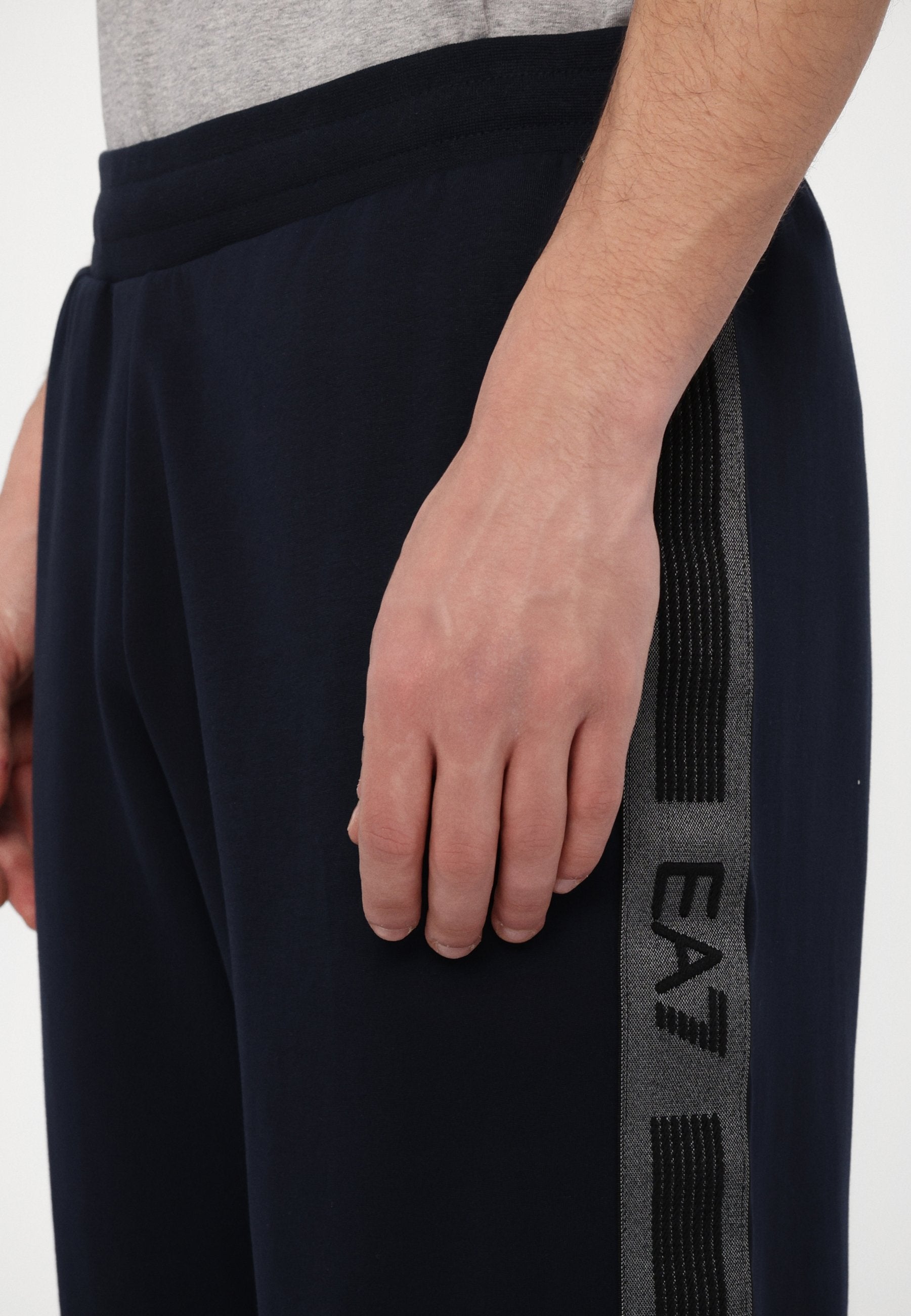 TROUSER Media 7
