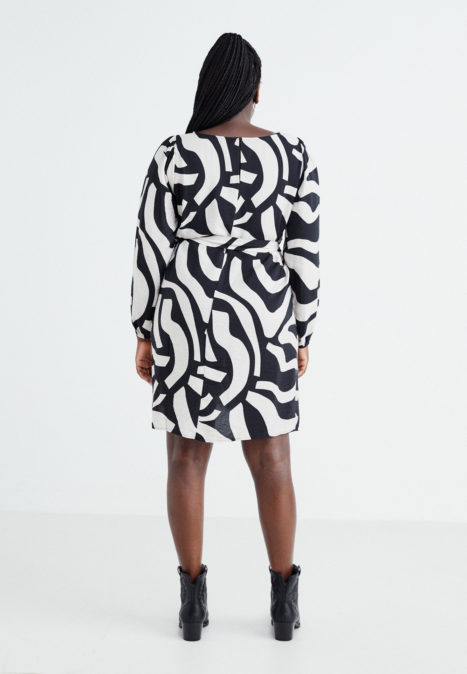 Vero Moda Curve VMCJOSIE RIKA DRESS