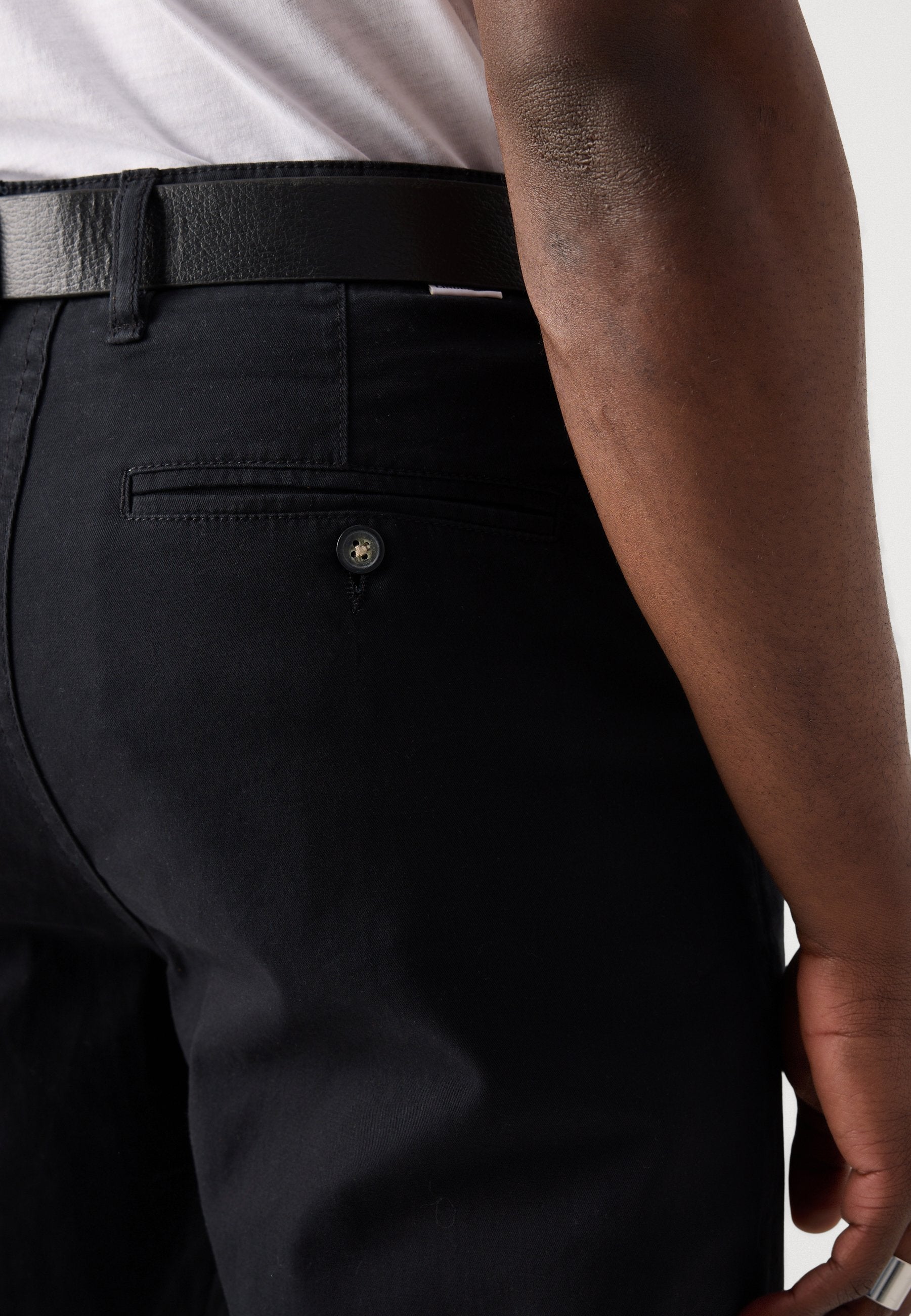 SUPERFLEX CHINO WITH BELT Media 8