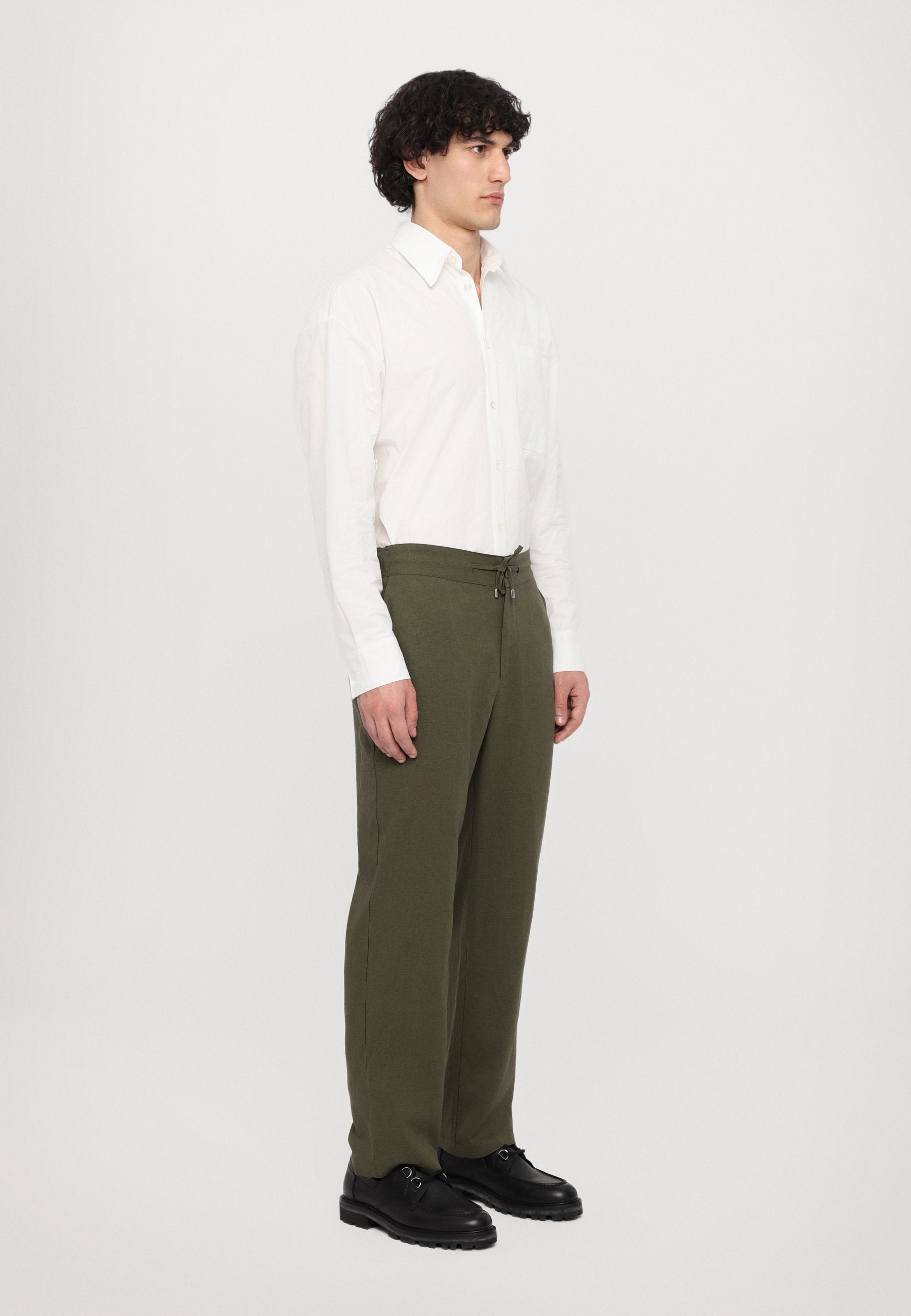 Essential Collective LINEN TROUSERS WITH DRAWSTRING PLEATS