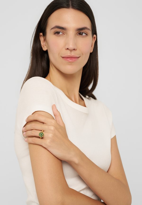 Les Petites Précieuses