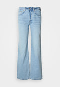 Hellblaue Jeans mit ausgestelltem Bein, aus Denim gefertigt, mit vorderem Knopfverschluss, fünf Taschen und dezentem Ausbleichen.