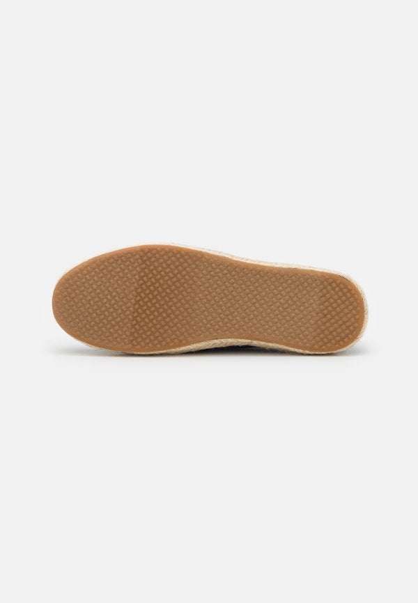 TOMS  ROPE