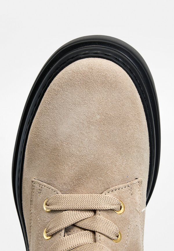 AIGNER AILA
