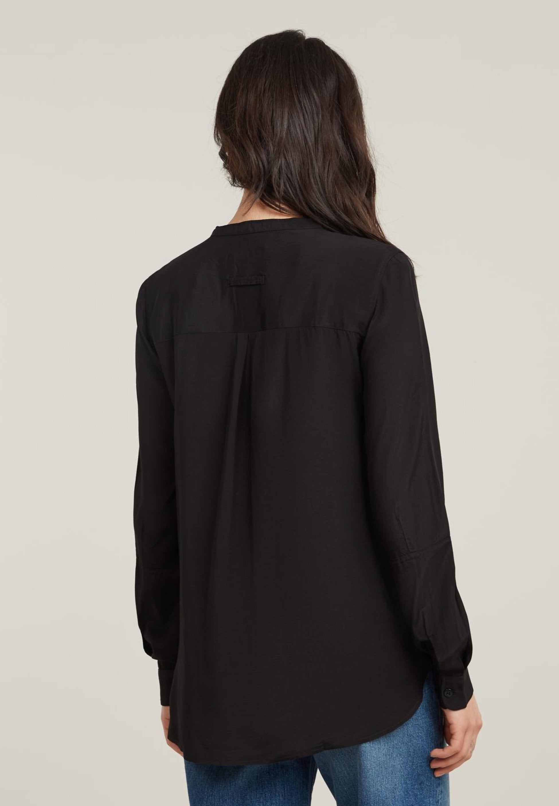 HALF PLACKET Media 4