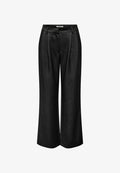 ONLY ONLHATTIE GERADE GESCHNITTEN - Trousers - black